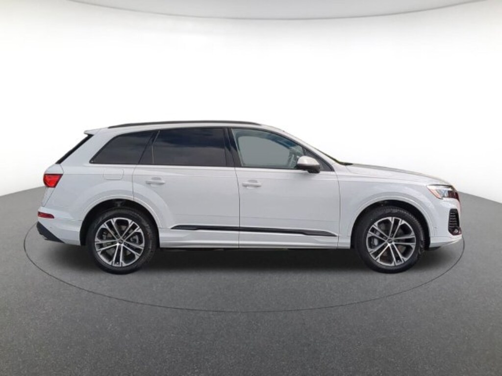 New 2026 Audi Q7 45 Premium SUV
