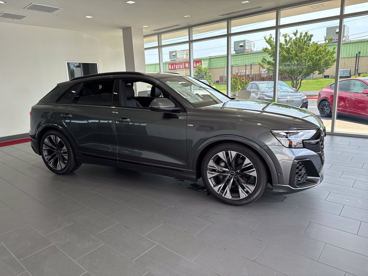  Audi Q8