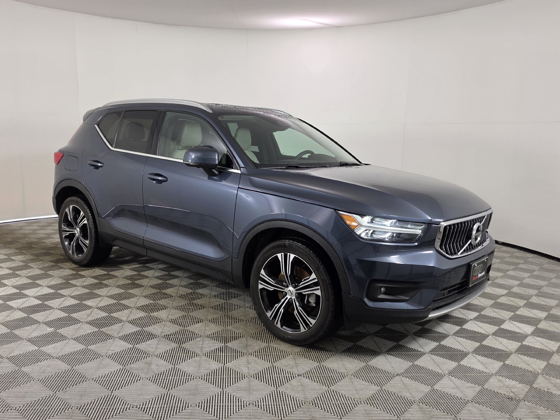 2022 Volvo XC40