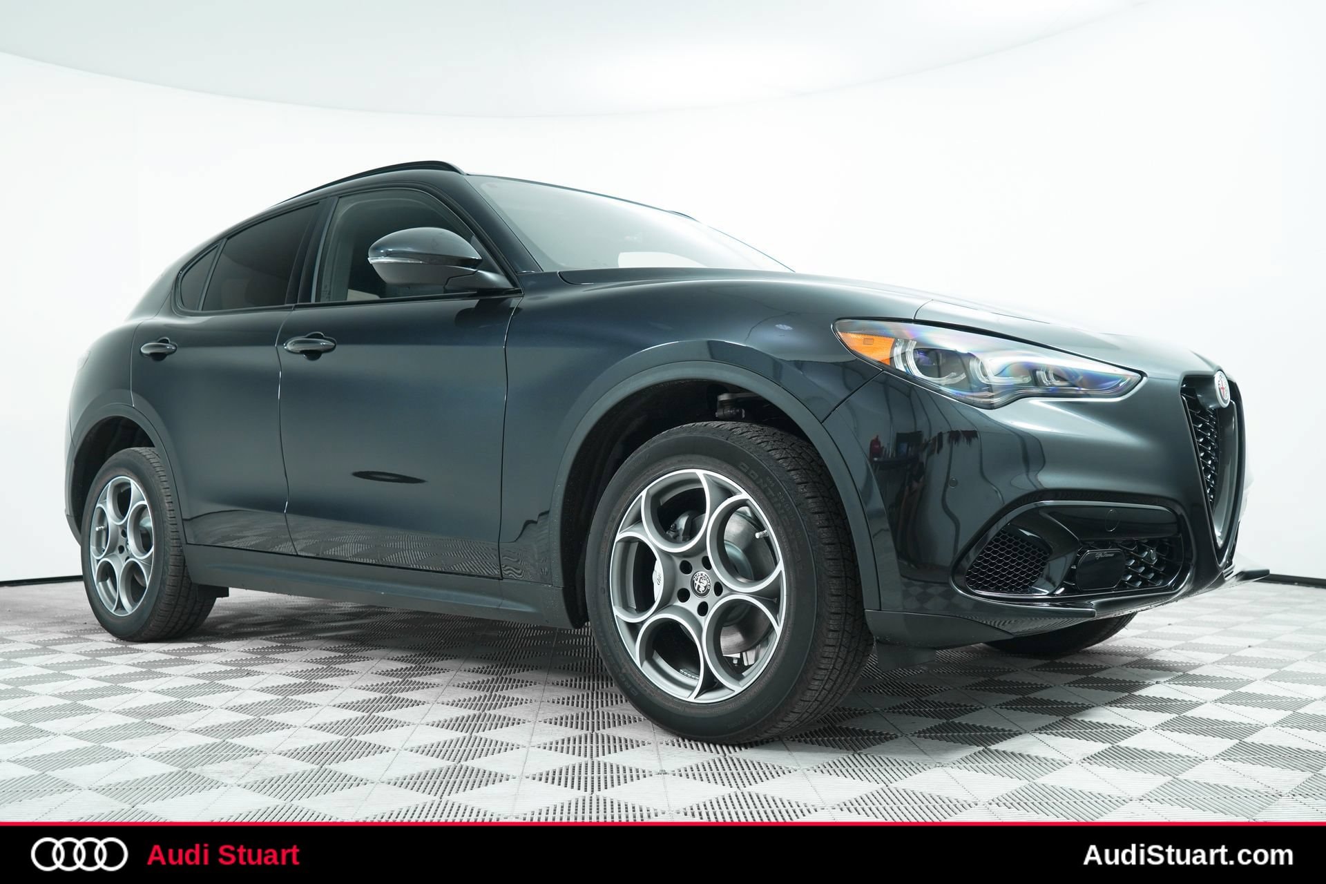 2025 Alfa Romeo Stelvio