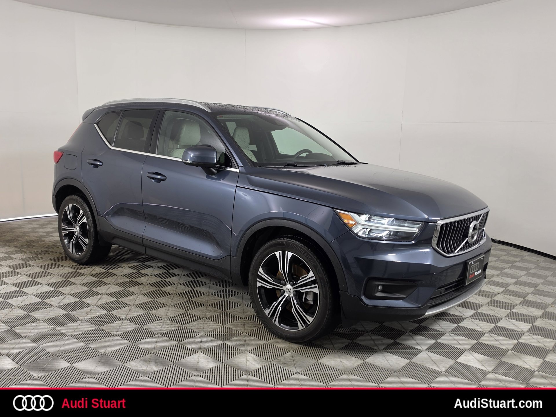 2022 Volvo XC40