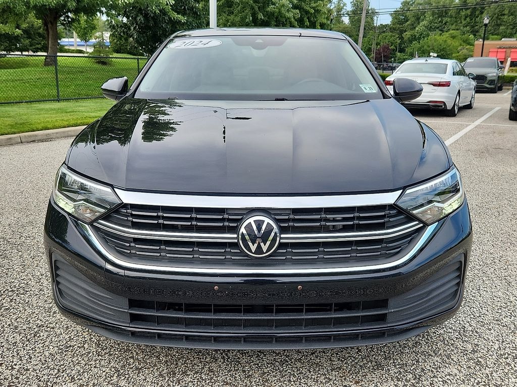 Used 2024 Volkswagen Jetta 1.5T SE Sedan