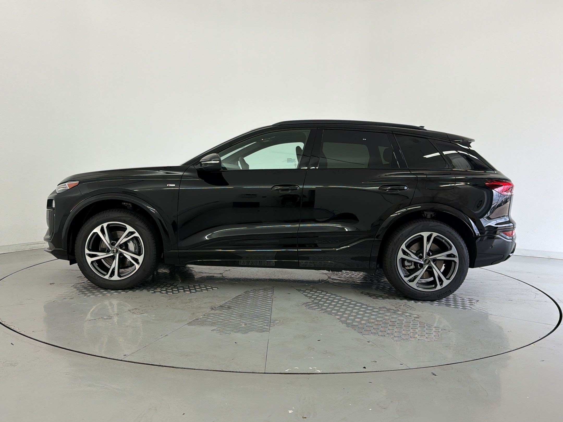 New 2027 Audi Q6 e-tron Premium Plus SUV