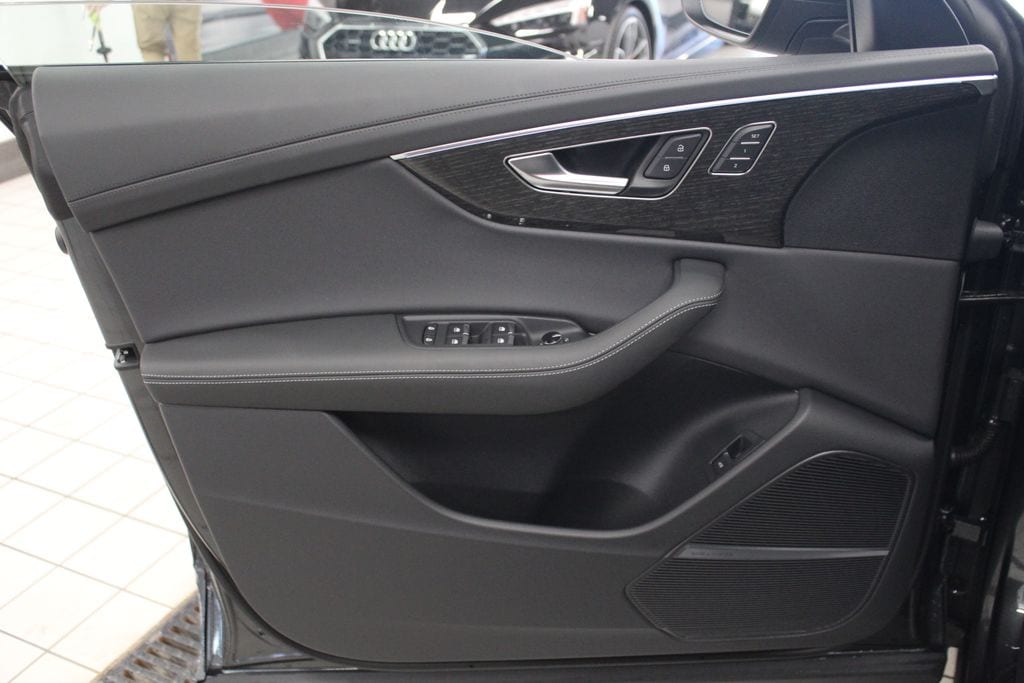 2026 Audi Q8 Prestige - Photo 12