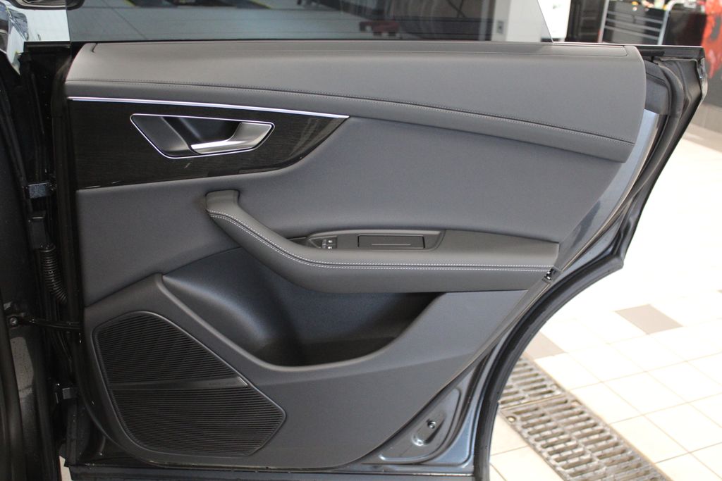 2026 Audi Q8 Prestige - Photo 42