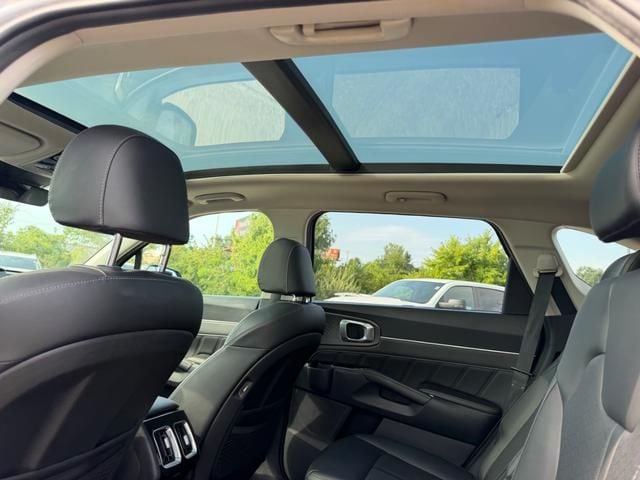 2023 Kia Sorento SX - Photo 10