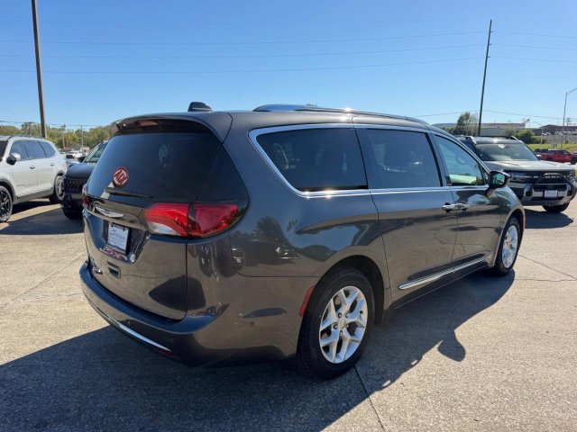 Used 2020 Chrysler Pacifica Touring L Minivan/Van