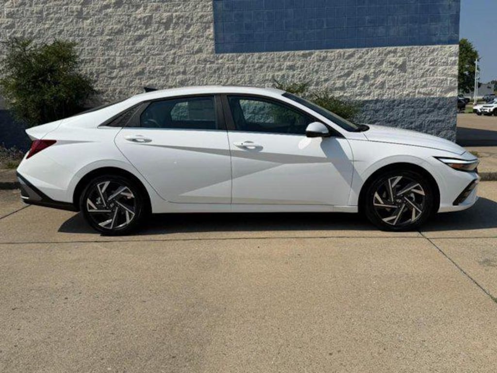 New 2026 Hyundai Elantra Limited Sedan