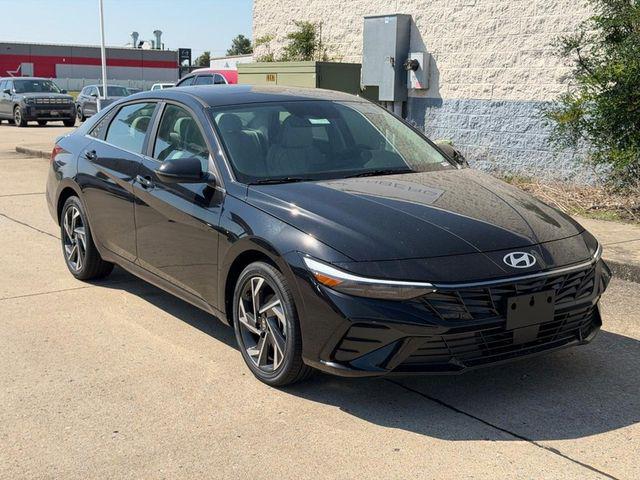  Hyundai Elantra Hybrid