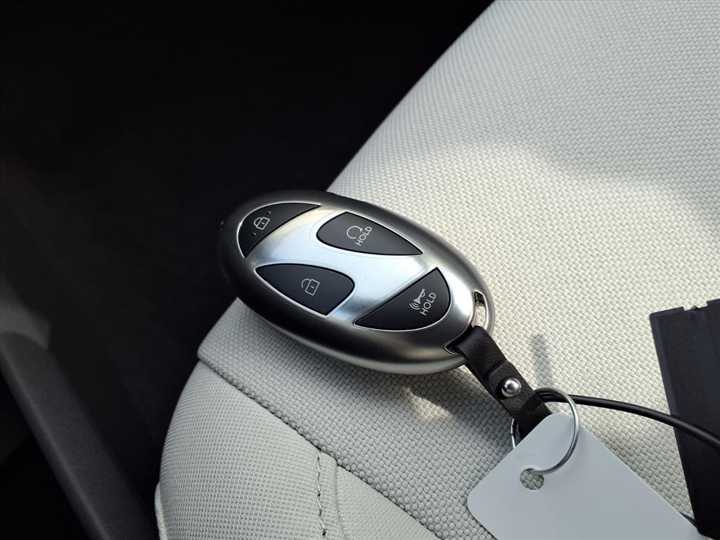 2026 Hyundai Santa Fe SE - Photo 14