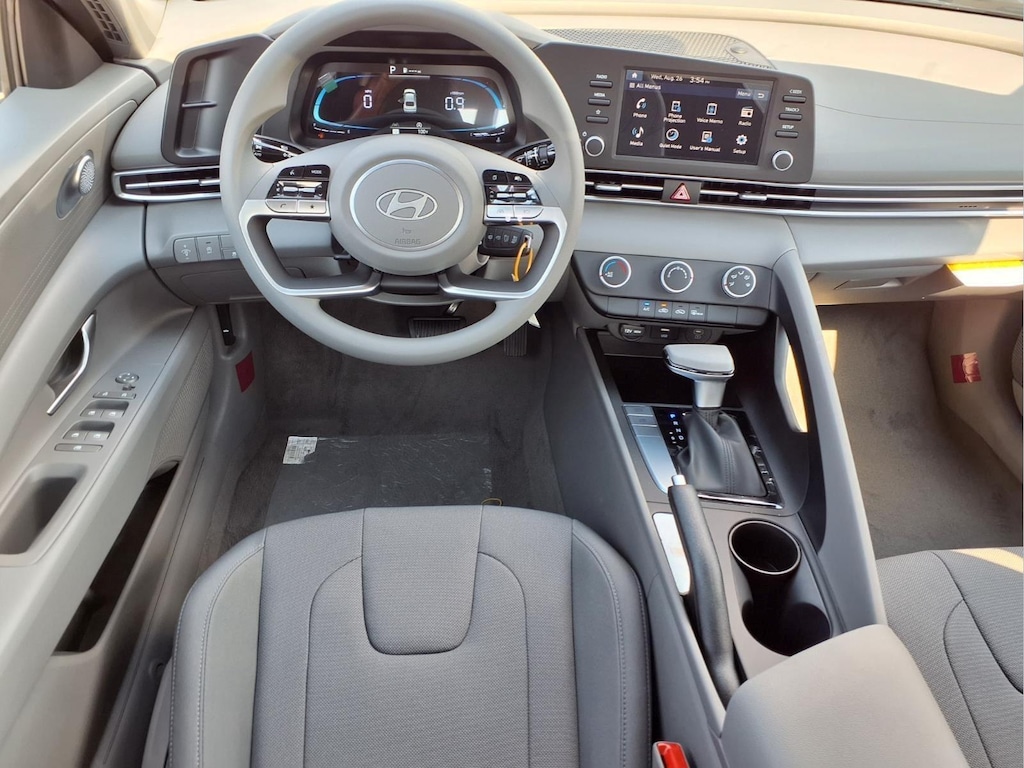 New 2026 Hyundai Elantra SE Sedan