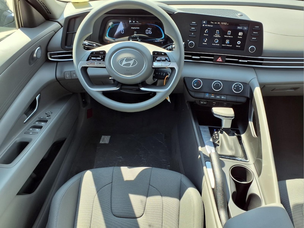 New 2026 Hyundai Elantra SE Sedan