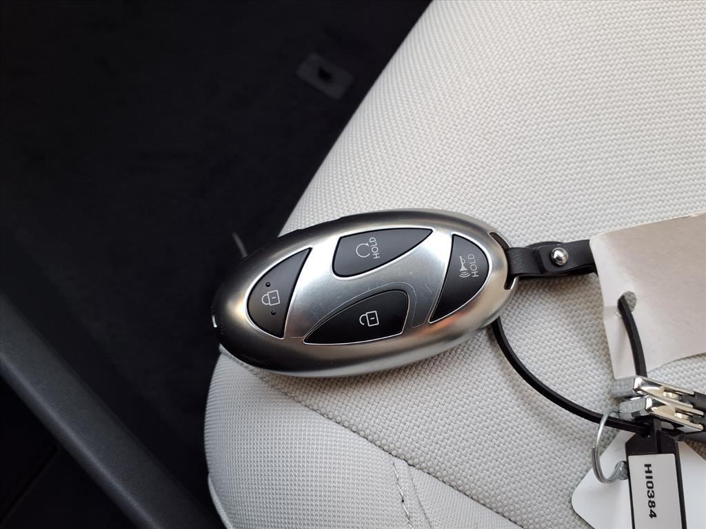 2026 Hyundai Santa Fe SE - Photo 13