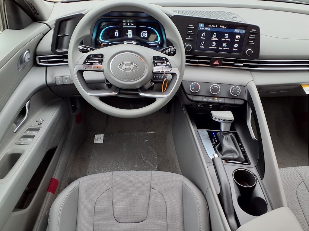 New 2026 Hyundai Elantra SE Sedan