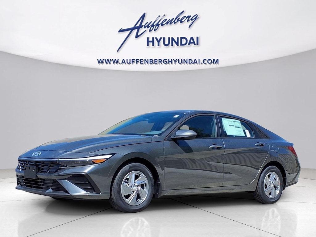 New 2026 Hyundai Elantra SE Sedan