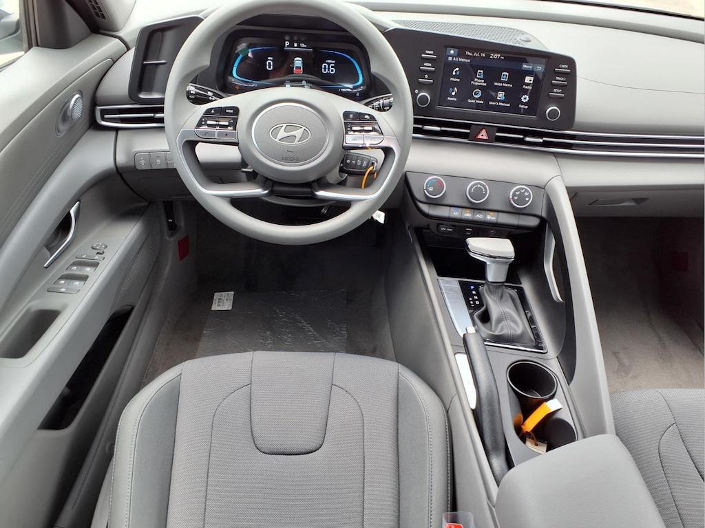New 2026 Hyundai Elantra SE Sedan