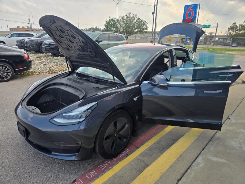 2018 Tesla Model 3 Long Range - Photo 17