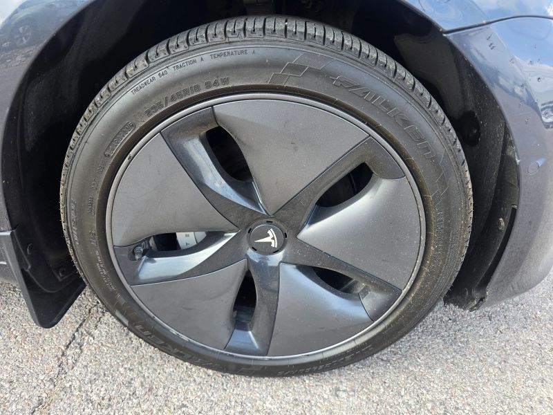 2018 Tesla Model 3 Long Range - Photo 10