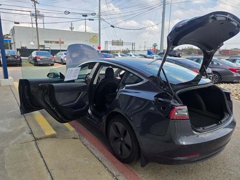 2018 Tesla Model 3 Long Range - Photo 16