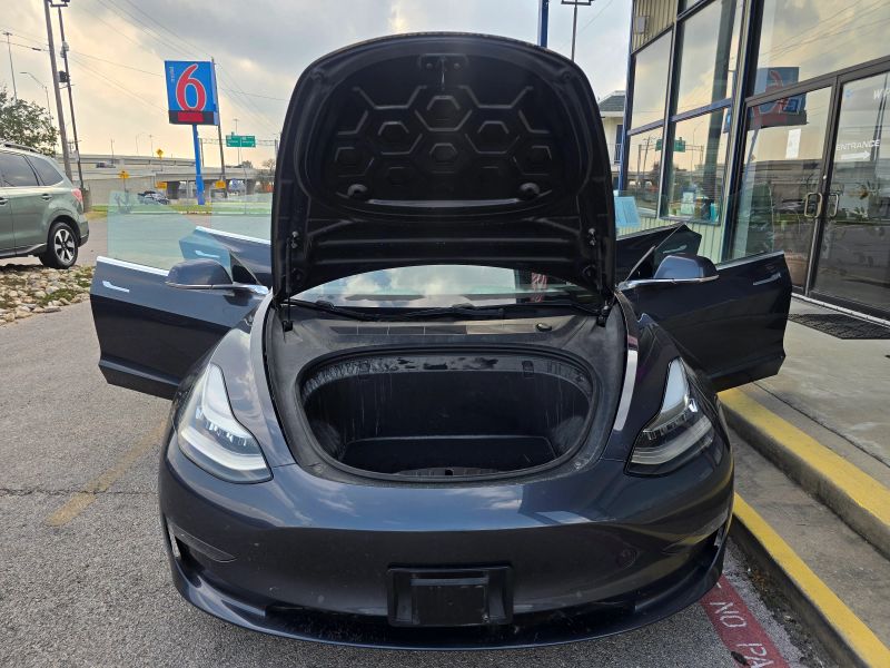 2018 Tesla Model 3 Long Range - Photo 12