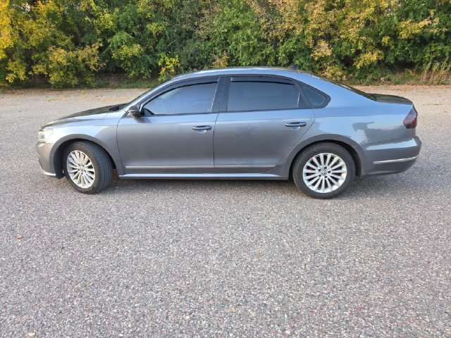 Used 2017 Volkswagen Passat 1.8T SEL Premium Sedan