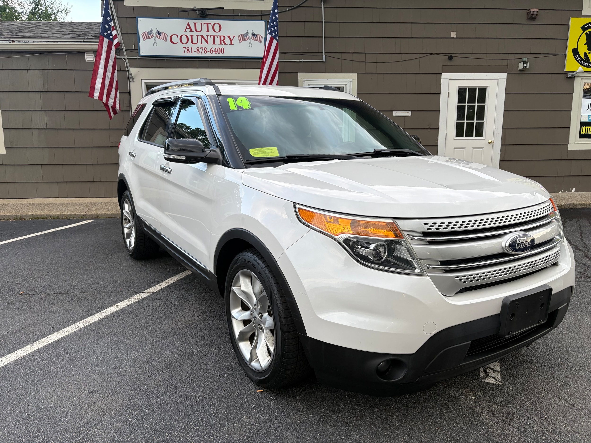 2014 Ford Explorer XLT - Photo 3