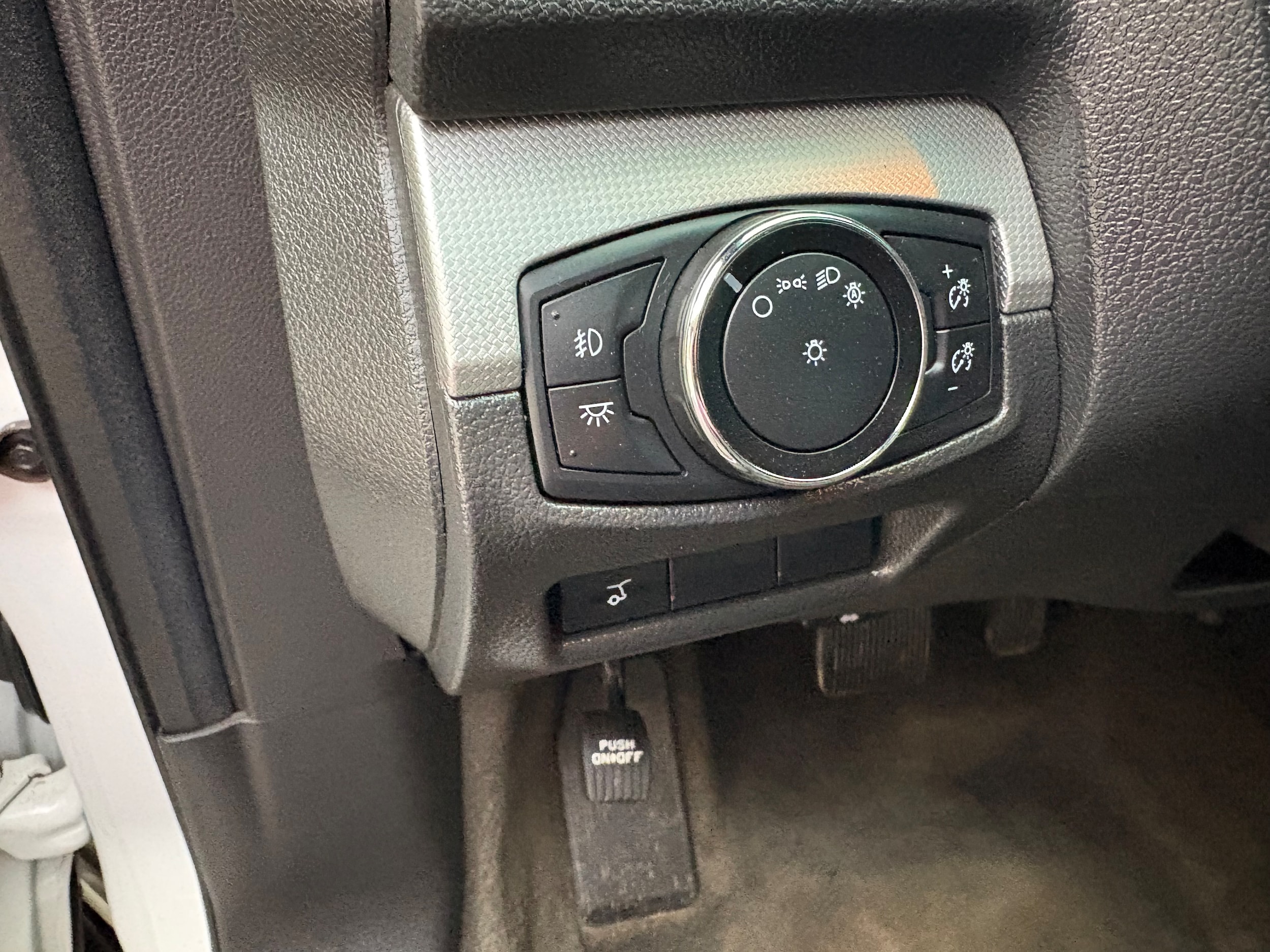 2014 Ford Explorer XLT - Photo 34