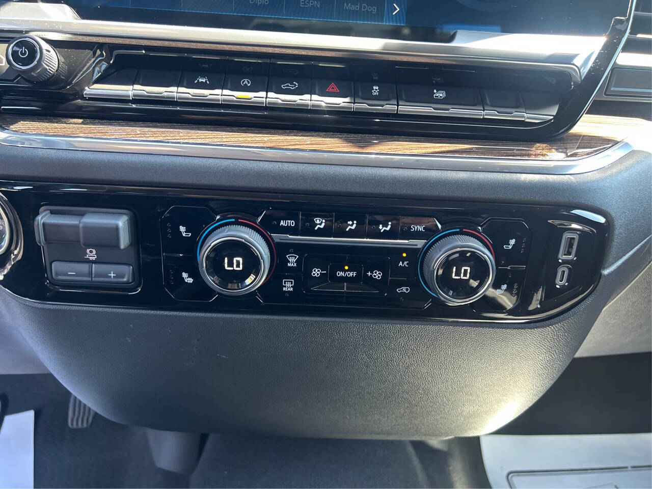 2023 Chevrolet Silverado 1500 LT - Photo 16