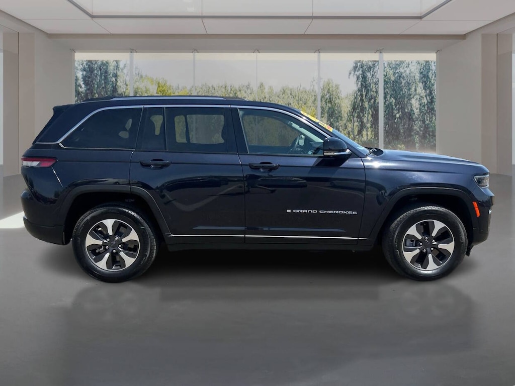Used 2023 Jeep Grand Cherokee Sport Utility 4D SUV