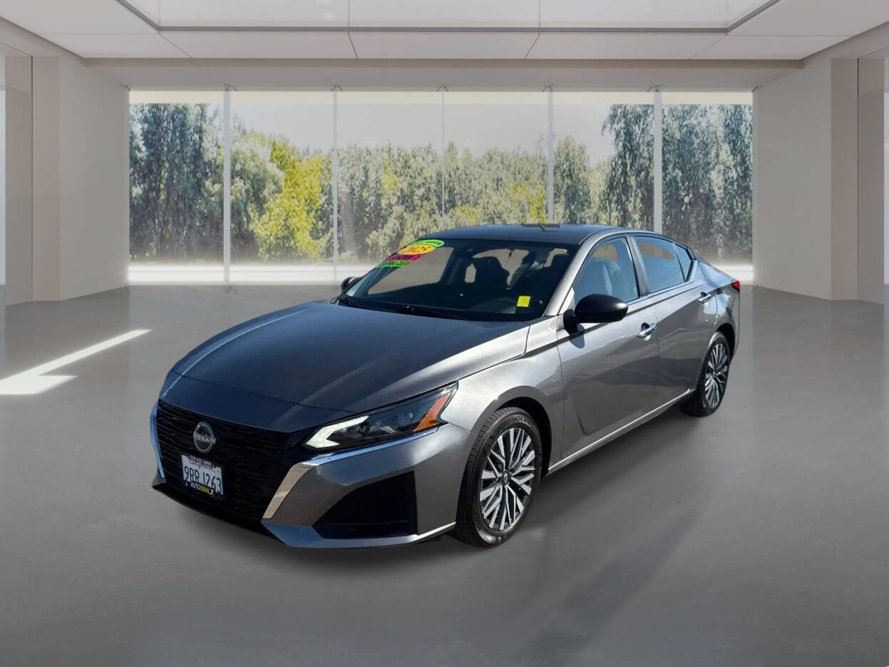 2025 Nissan Altima 2.5 SV 4dr Sedan Sedan