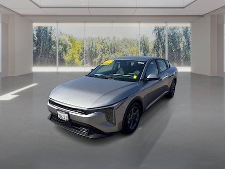 2025 Kia K4 LXS Sedan 4D Sedan