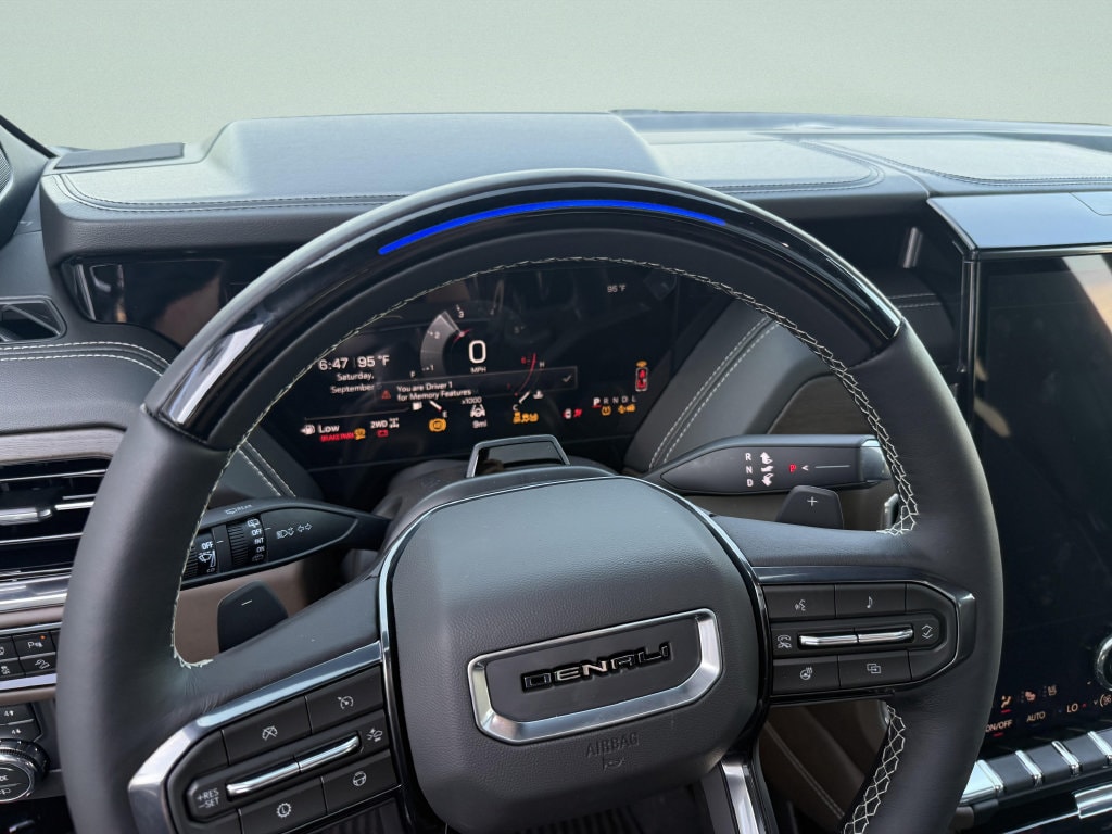 2026 GMC Yukon Denali Ultimate - Photo 9