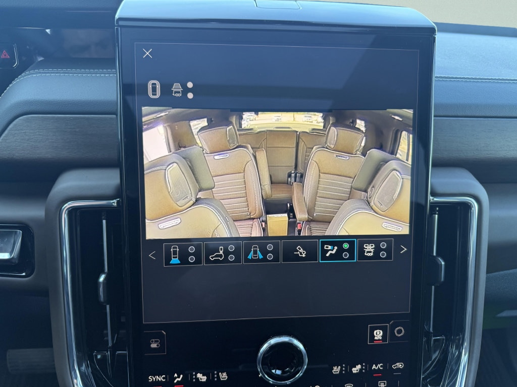 2026 GMC Yukon Denali Ultimate - Photo 31