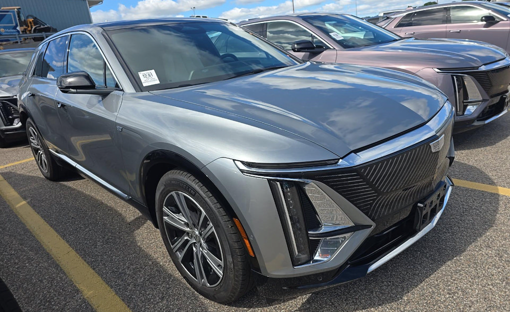 Used 2024 CADILLAC LYRIQ Luxury 2 SUV