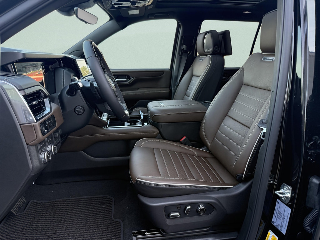 2026 GMC Yukon Denali Ultimate - Photo 17