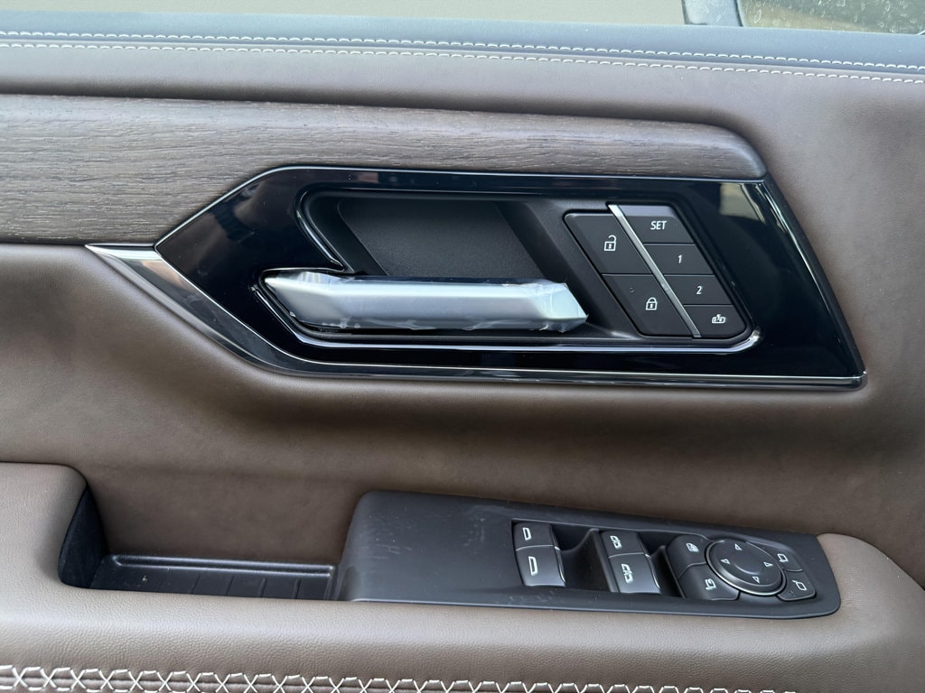 2026 GMC Yukon Denali Ultimate - Photo 39