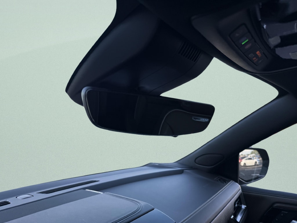 2026 GMC Yukon Denali Ultimate - Photo 30