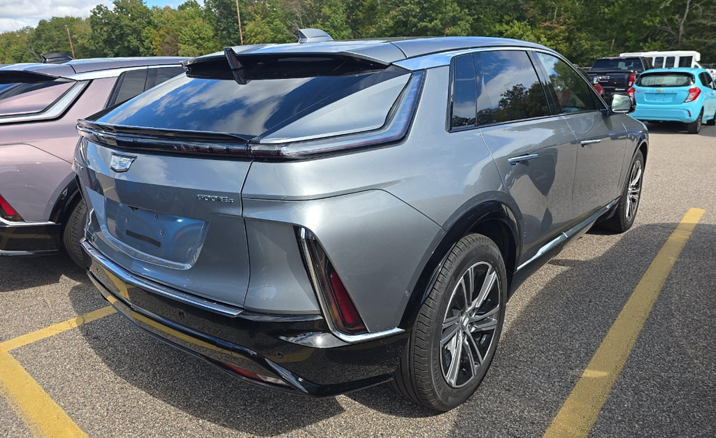 Used 2024 CADILLAC LYRIQ Luxury 2 SUV