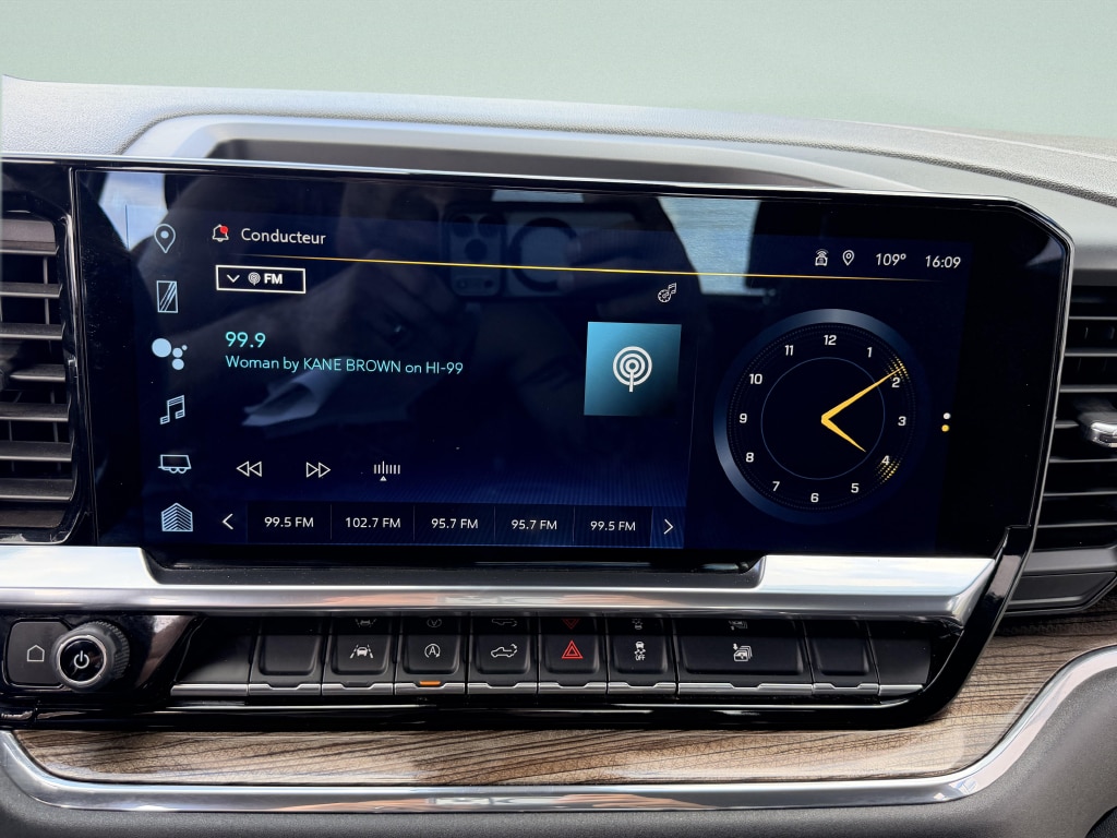 2023 Chevrolet Silverado 1500 RST - Photo 11