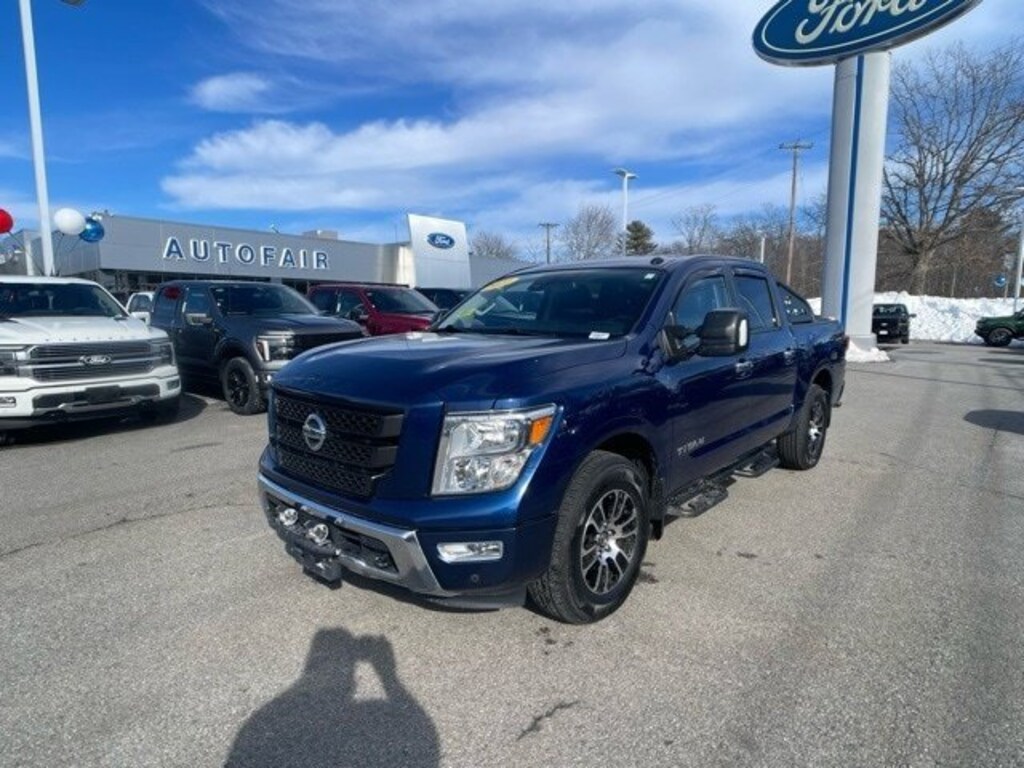 Used 2021 Nissan Titan SV Truck Crew Cab