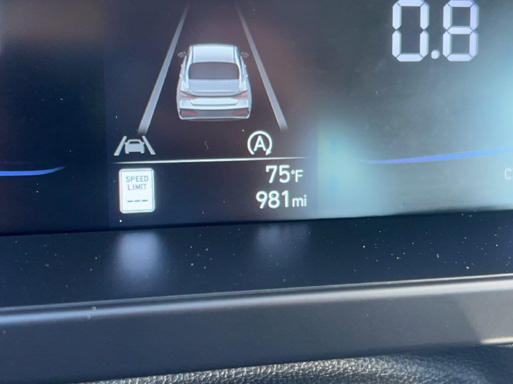 2024 Hyundai Elantra SE - Photo 19