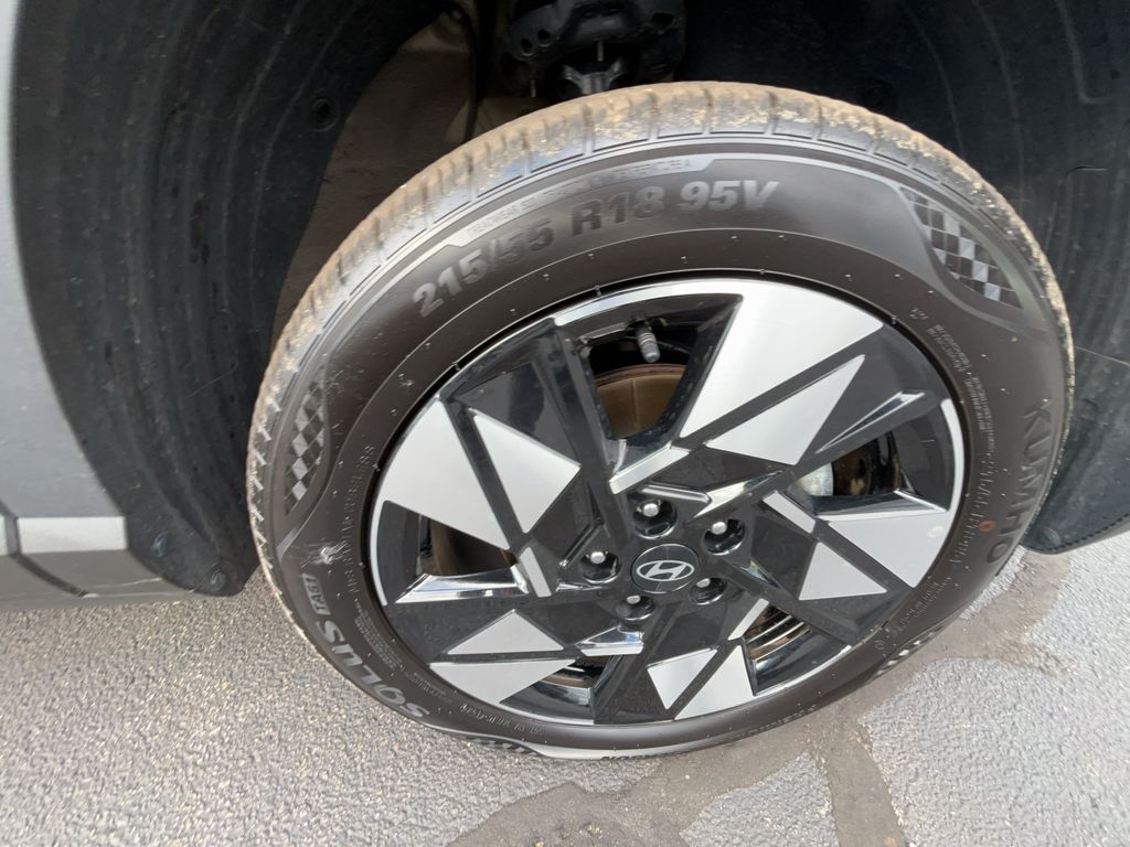 2025 Hyundai Kona SEL - Photo 10