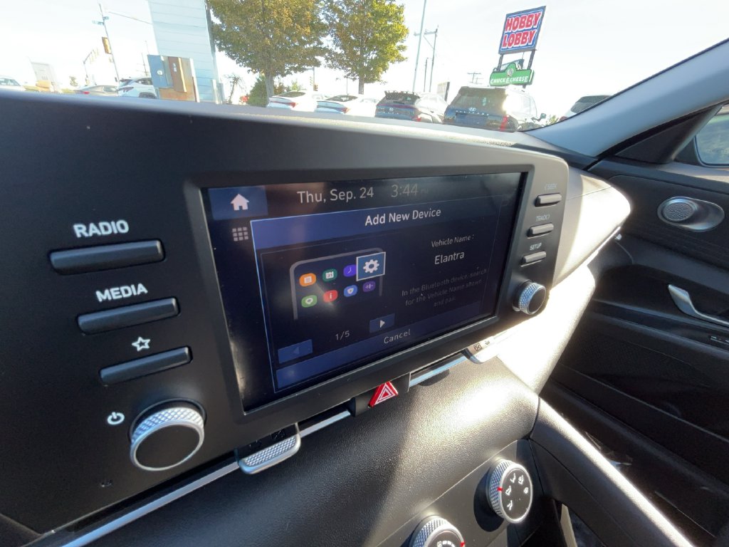 2024 Hyundai Elantra SE - Photo 20