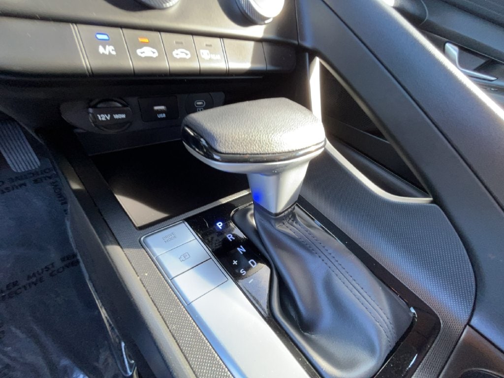 2024 Hyundai Elantra SE - Photo 28