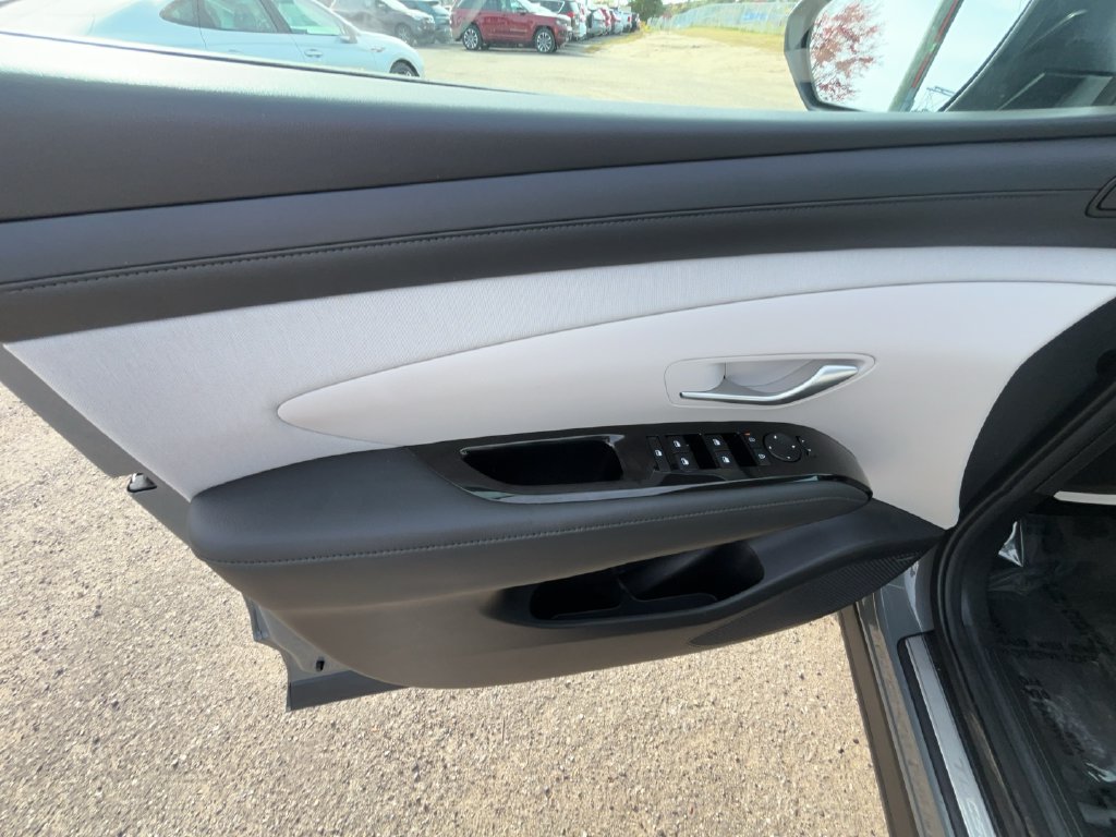 2025 Hyundai Tucson Limited - Photo 14