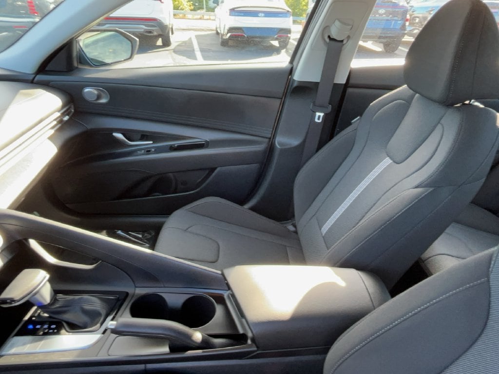 2024 Hyundai Elantra SE - Photo 15