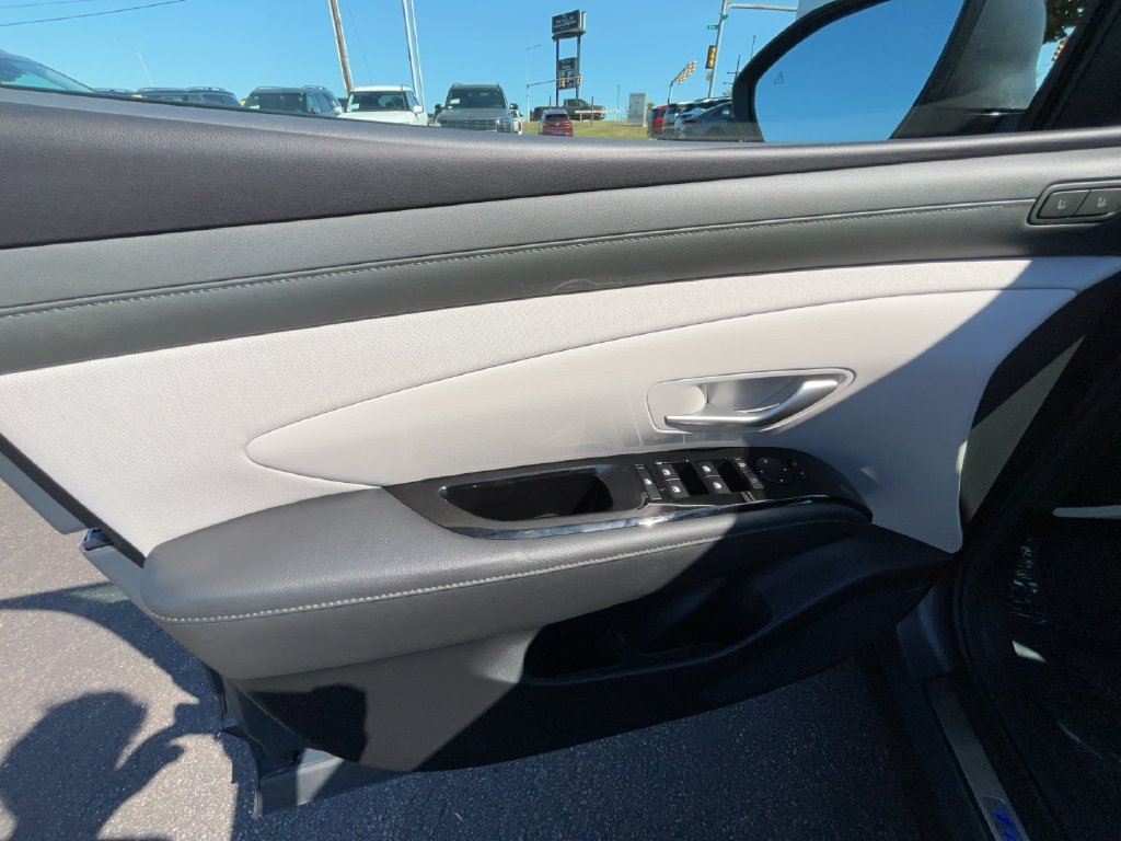 2025 Hyundai Tucson Limited - Photo 14