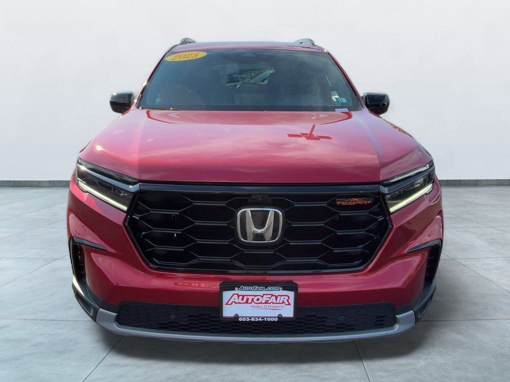 Used 2025 Honda Pilot TrailSport SUV