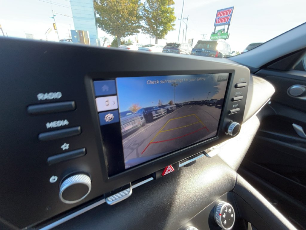 2024 Hyundai Elantra SE - Photo 21
