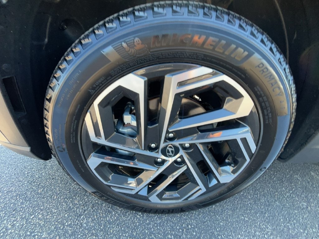 2025 Hyundai Tucson Limited - Photo 11